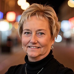 Rhonda Hicks bio photo